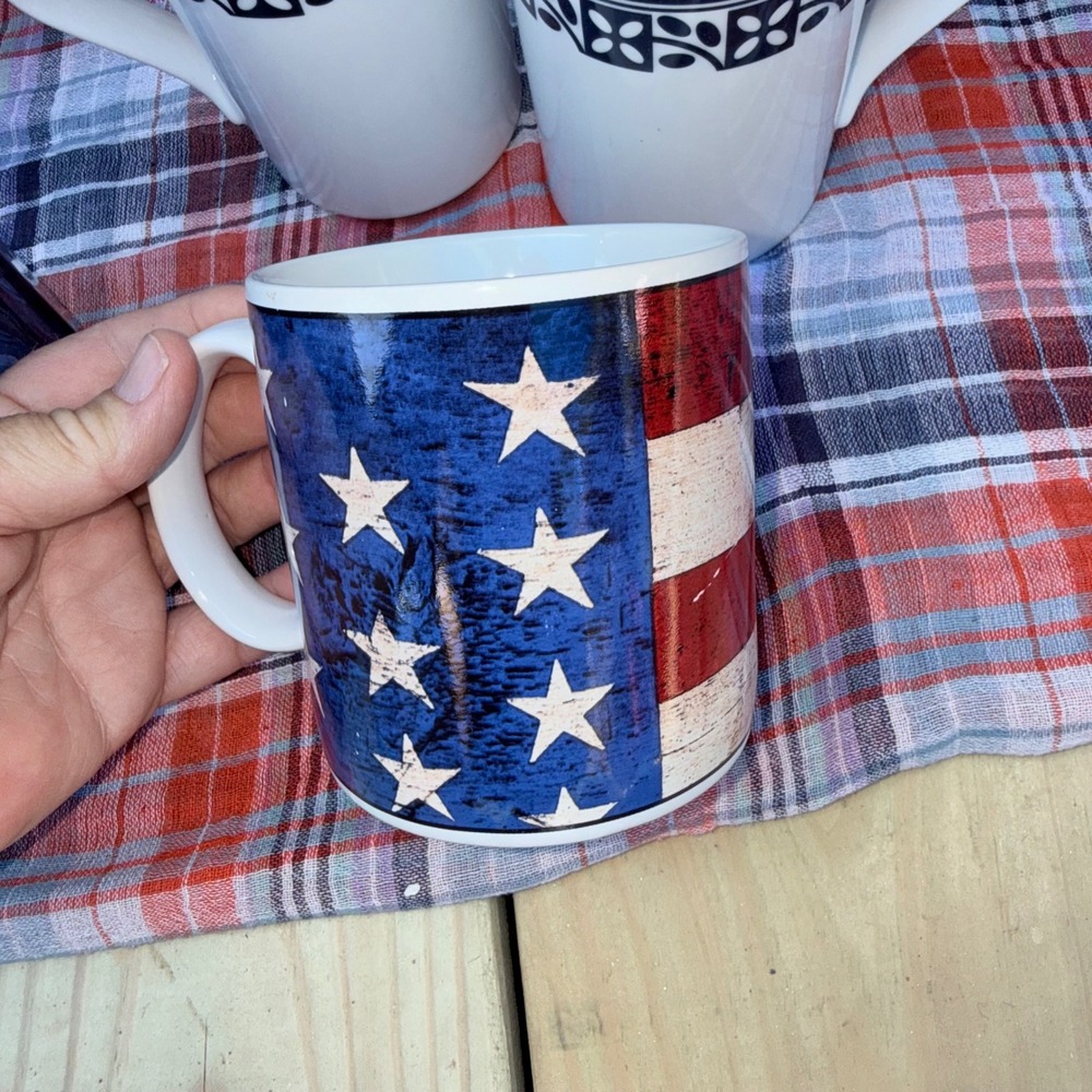 Warren Kimble Sakura "Colonial"‎ US Flag Coffee Mug PRISTINE